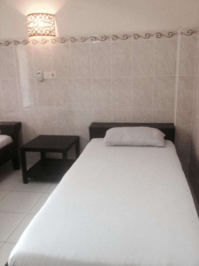 Hôtel Bali Dwipa à Kuta Lombok Extérieur photo