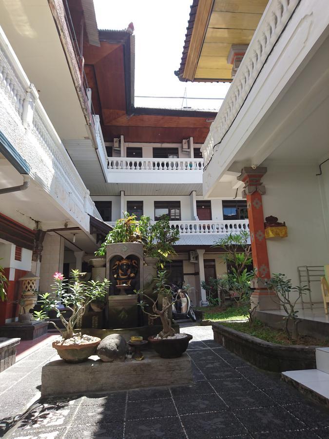 Hôtel Bali Dwipa à Kuta Lombok Extérieur photo