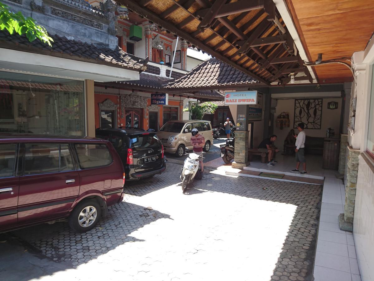 Hôtel Bali Dwipa à Kuta Lombok Extérieur photo